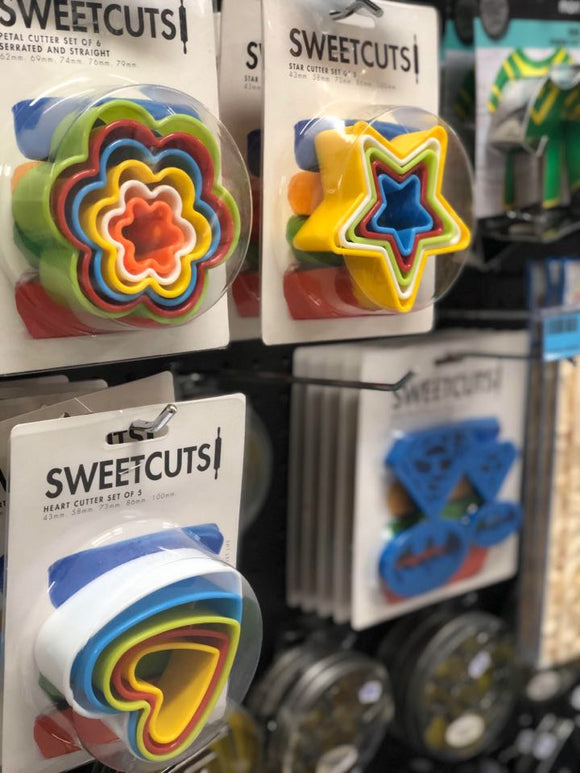 CAKE & BAKING ACCESSORIES