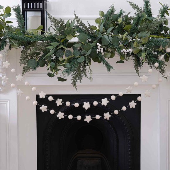 WHITE CHRISTMAS FELT BEADS AND STARS GARLAND