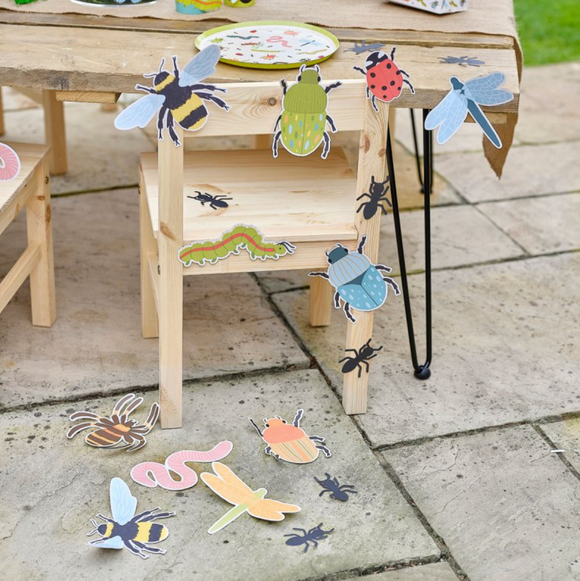 Ginger Ray- BUG WALL DECORATIONS