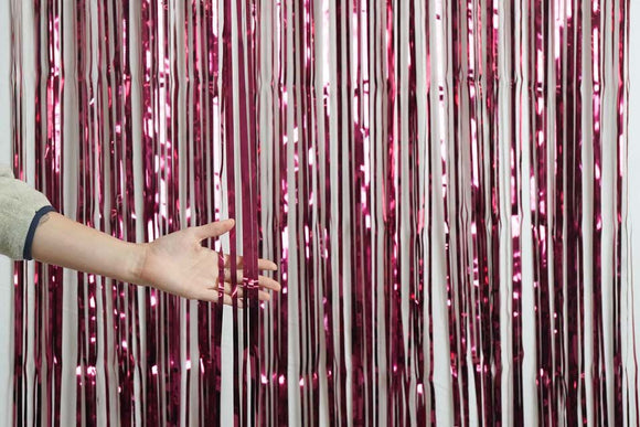 DOOR STREAMERS - BURGUNDY